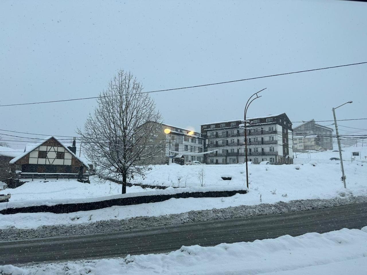 Hotel Qumli Гудаури Экстерьер фото